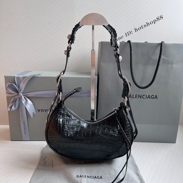 Balenciaga專櫃爆款肩背包 巴黎世家黑色鱷魚紋鑽石五金blingbling Le Cagole月牙包 fyj1591